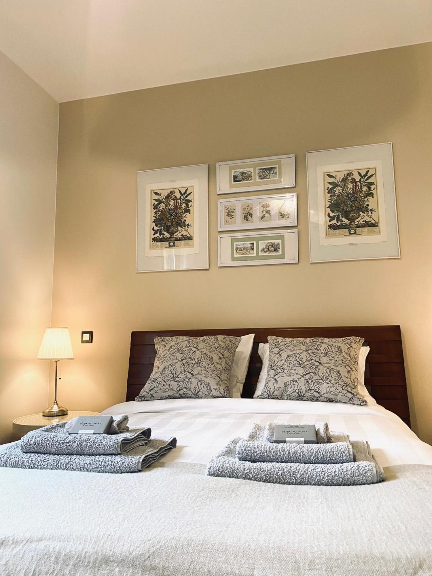 Le Hibou Heureux Bed & Breakfast Bézenac Екстериор снимка