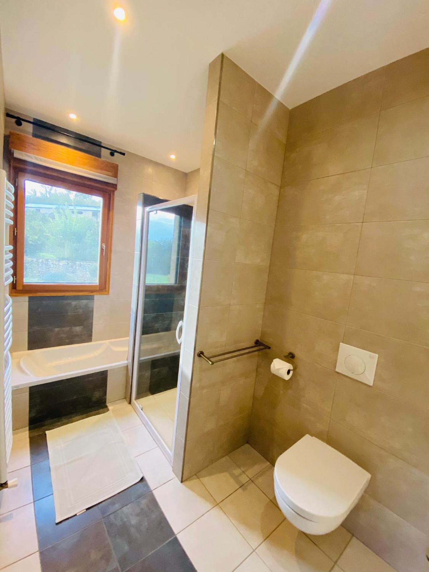 Le Hibou Heureux Bed & Breakfast Bézenac Екстериор снимка