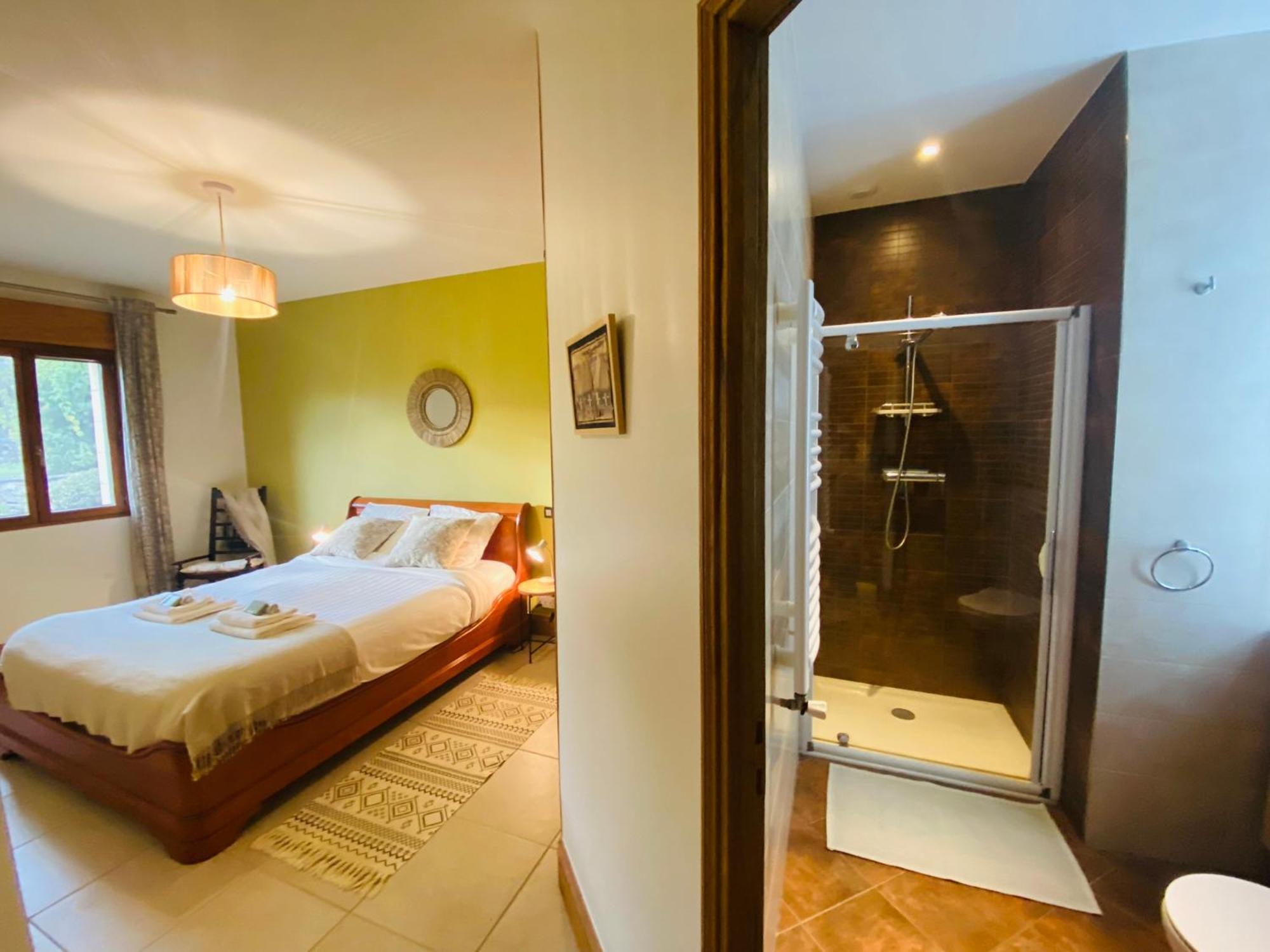 Le Hibou Heureux Bed & Breakfast Bézenac Екстериор снимка